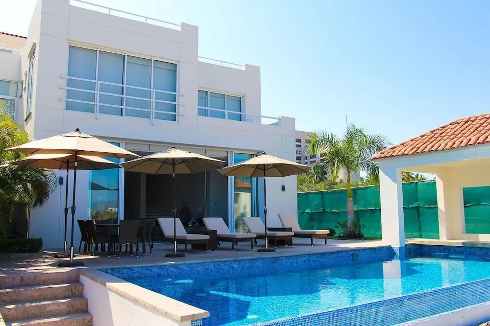 5-Room Luxury Villa in Tres Mares Marina Vallarta Villa 1