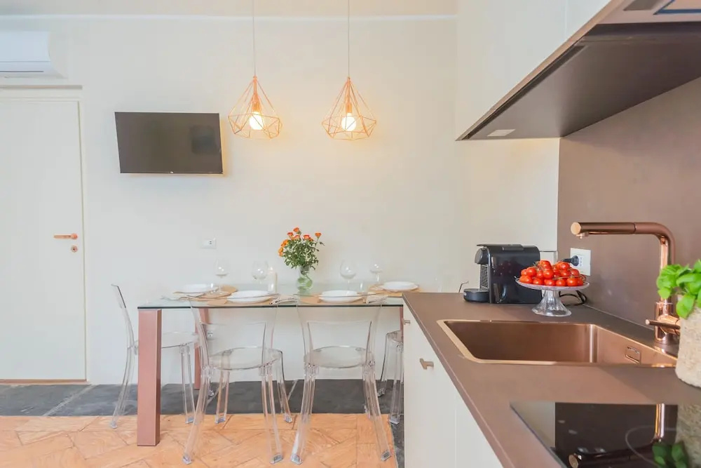 Como Dreams Apartments by Rent All Como