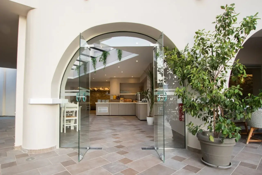Parasol Luxury Hotel & Suites Adults Only