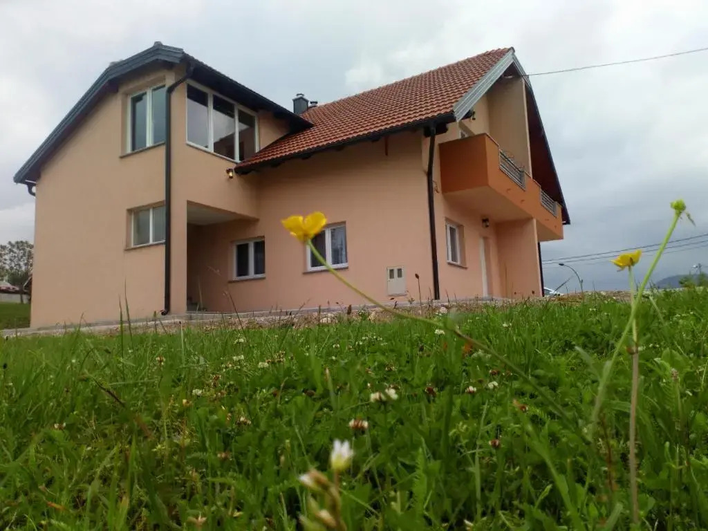 Neda Holiday House