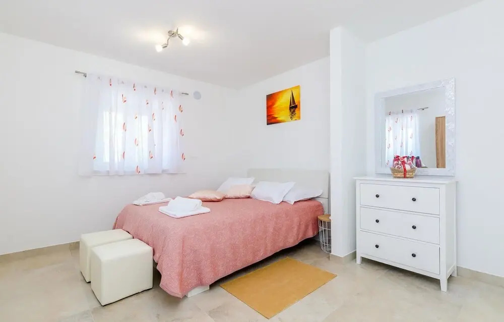 Beautiful Home In Gruda