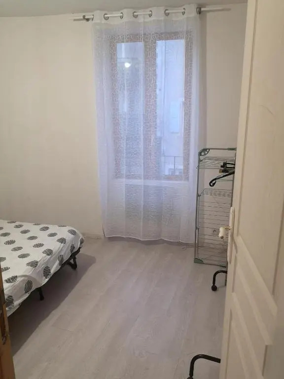 F1 1er étage 3 personnes