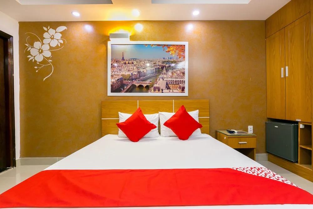 Milan Hotel by OYO Rooms