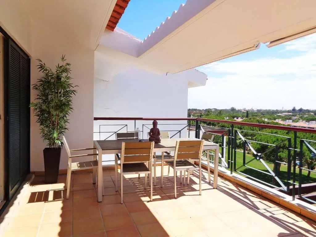 Superb, relaxing and tranquil 3 bed Apartment in Central Algarve