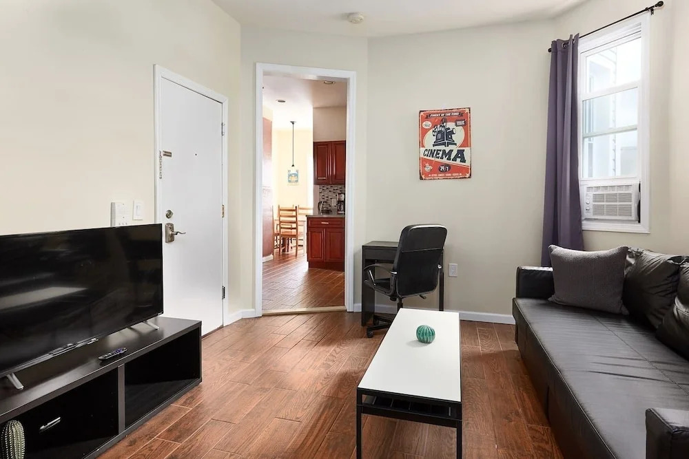 Cozy 2br 2ba Apartment Close To Nyc