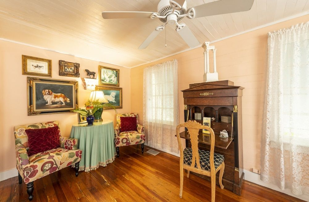 Knowles House B&B