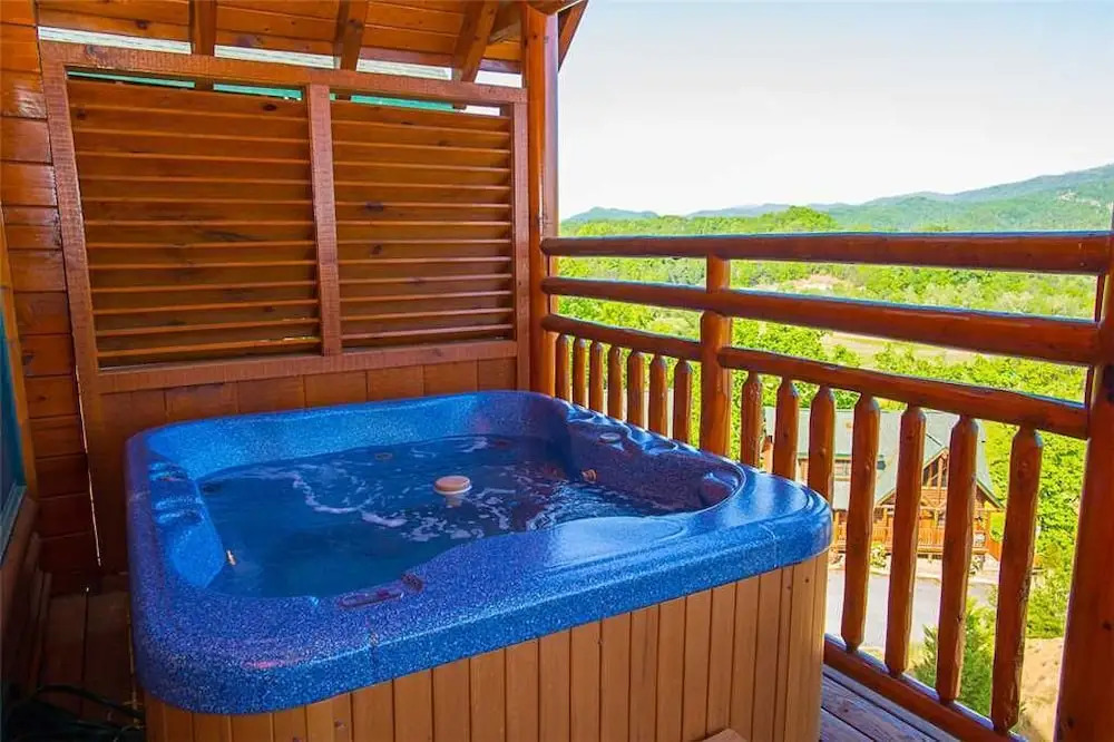 Misty Mountain Hideaway - Three Bedroom Cabin