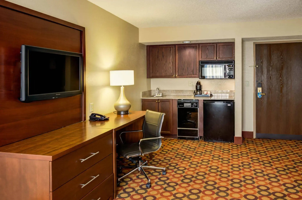 Charlotte Suites