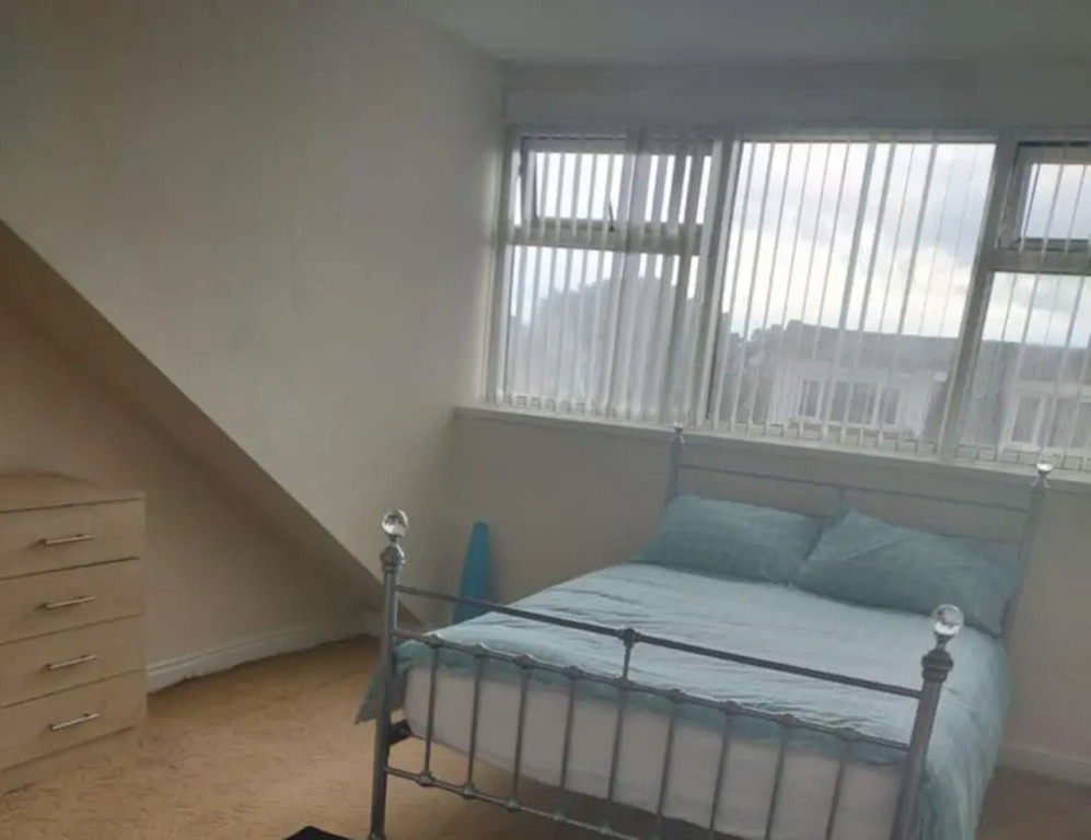 Paradise Apartment- Female Only