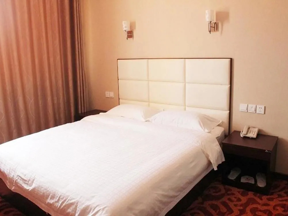 Daweng Jiulongquan Hotel ((Licun Pedestrian Street Store)(九龙泉大酒店（李村步行街店）)