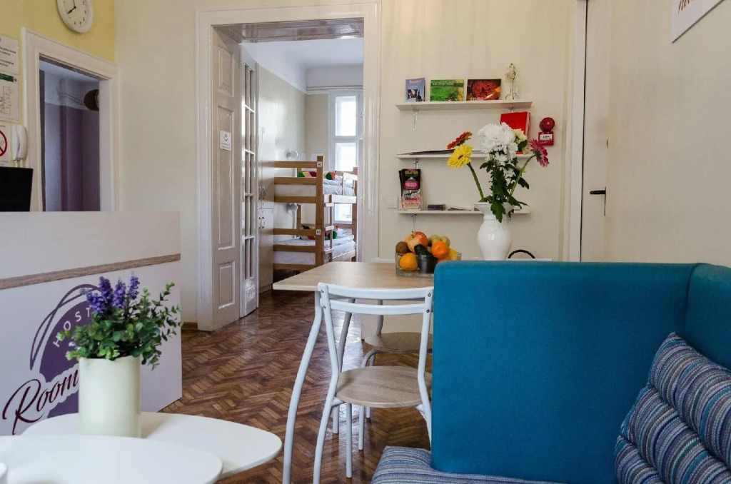 Roommates Hostel