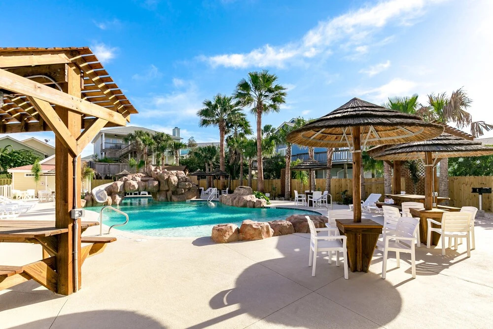 Wakiki Beach BSC304 by RedAwning