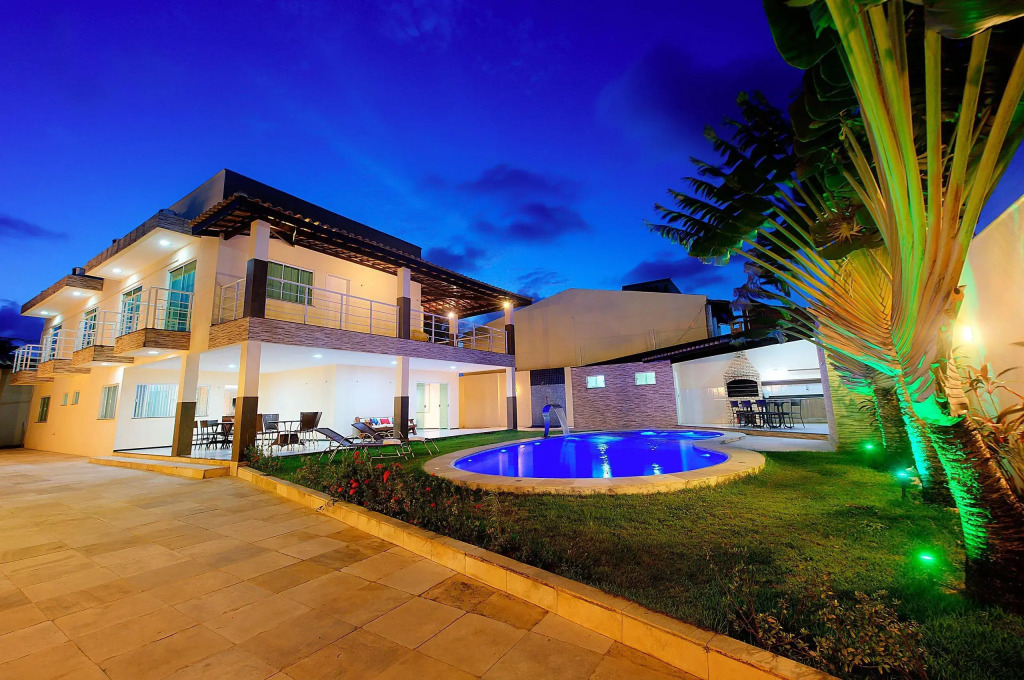 Casa Incrível na Praia de Tabuba by Carpediem
