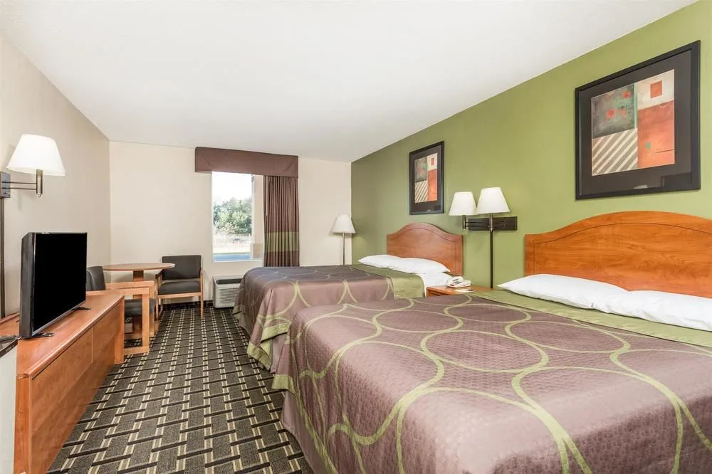 Super 8 Motel - Forsyth