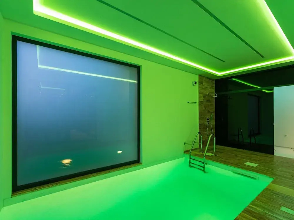 Luxury Villa With Private Indoor and Outdoor Pool