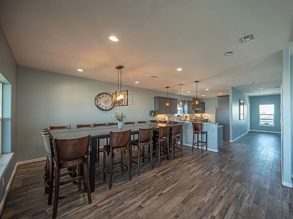 Big Blue - 4 Br Home