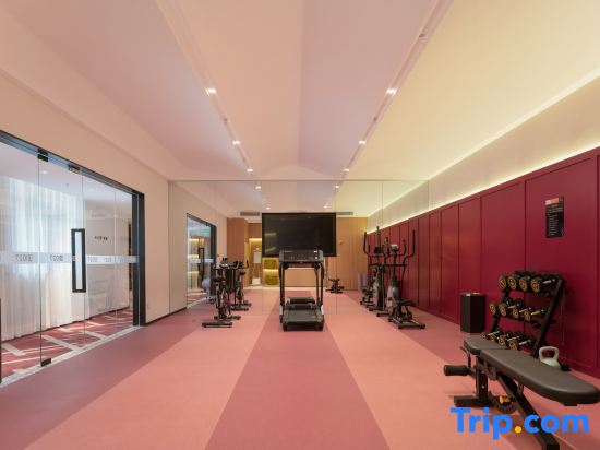 1027 Designer Hotel