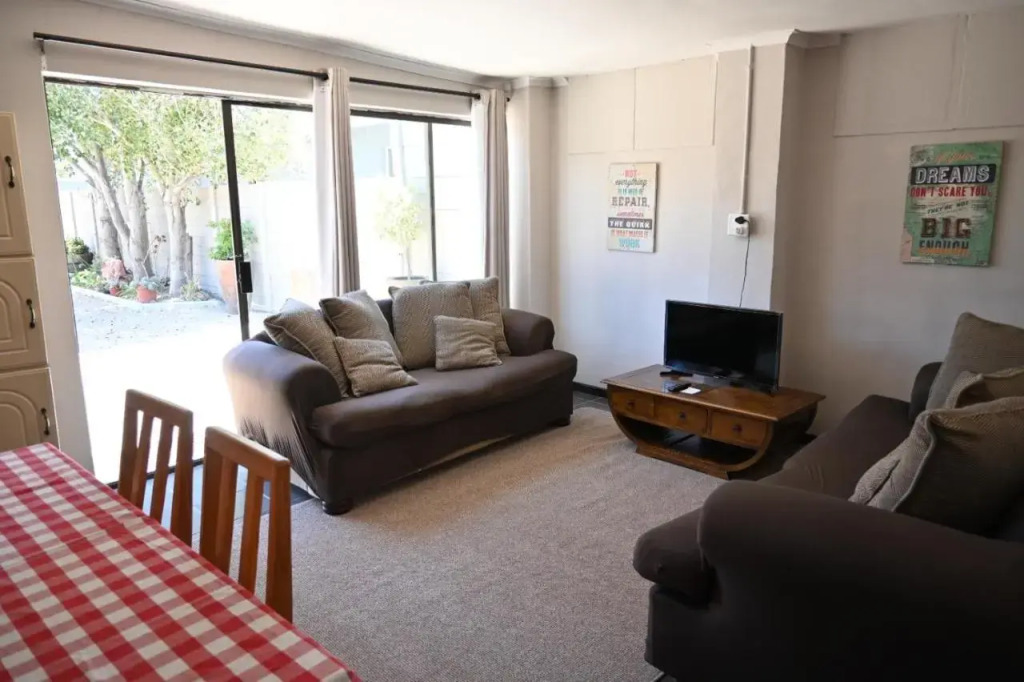 Cosy 2 bedroom flat for 4