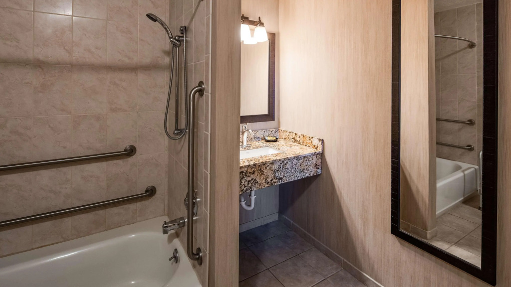 Best Western Plus Flathead Lake Inn and Suites