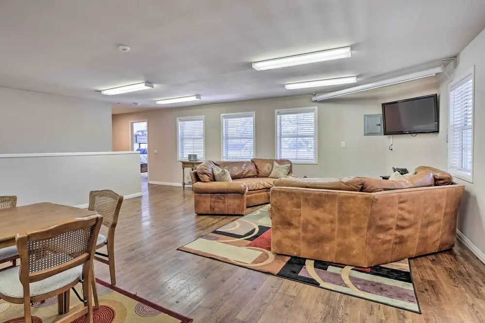 Huge Lake Arrowhead Home w/ 3 Decks & Grill!