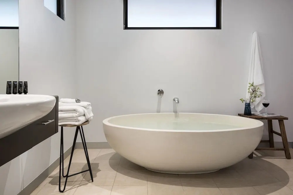Lake Daylesford Lodge 6