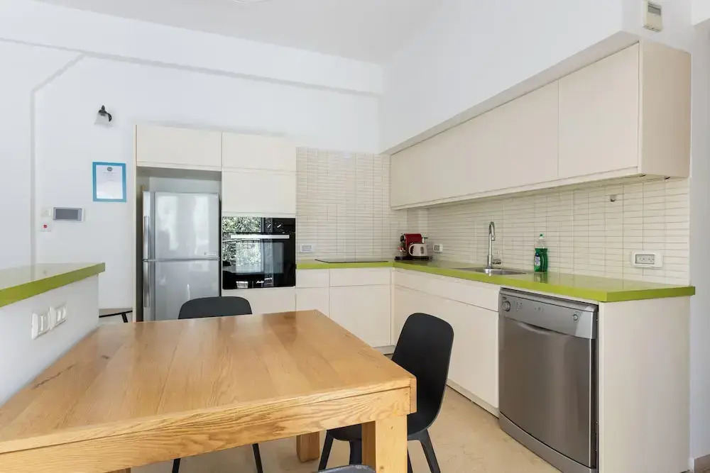 Diz 3 By TLV2rent
