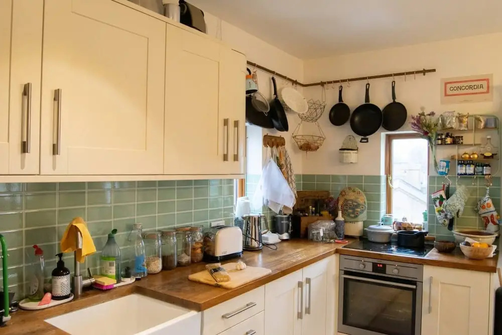 Unique 3 Bedroom Water Tower Home Close To Tube
