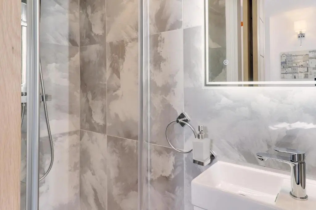 Master accommodation suite 6