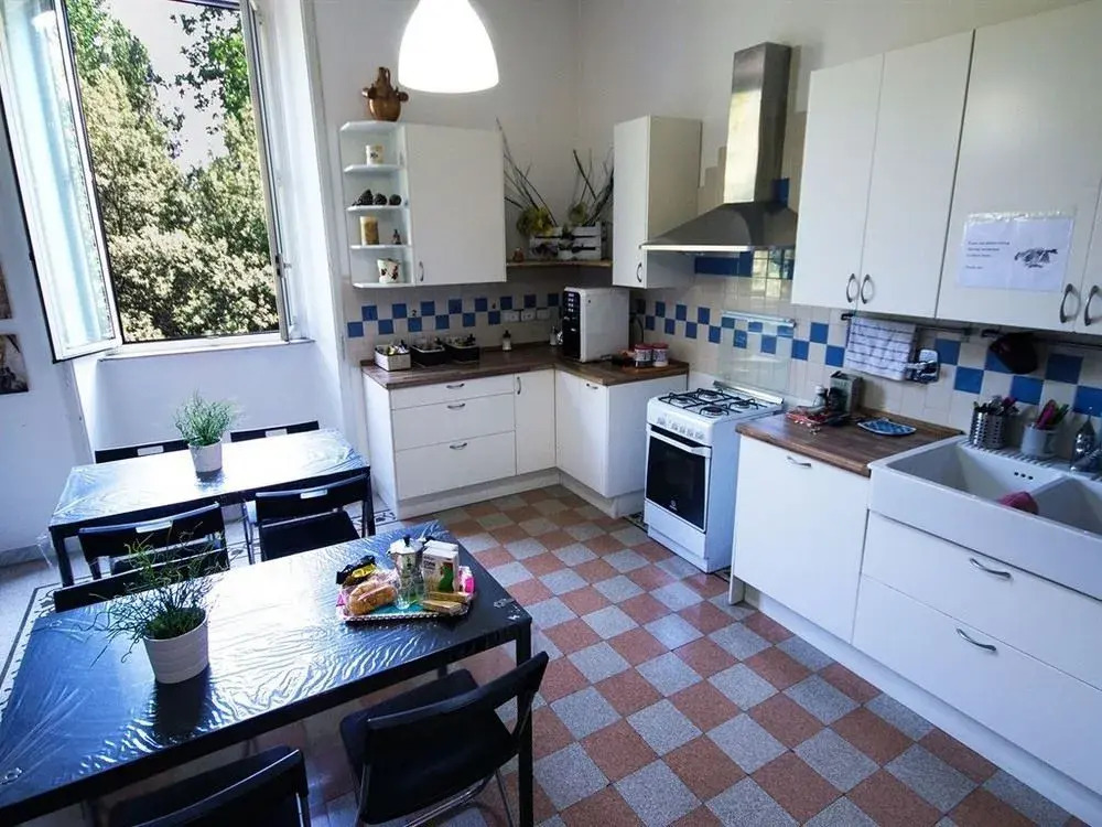 Sweet Life Guesthouse Hospety Group
