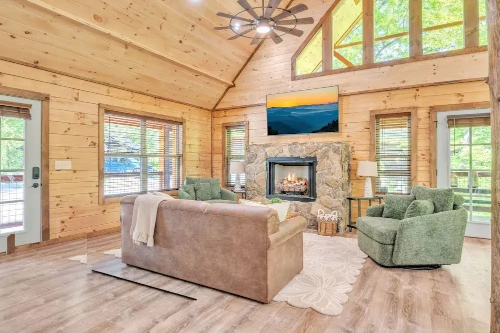Er62 - Smoky Splash Getaway 3 Bedroom Cabin