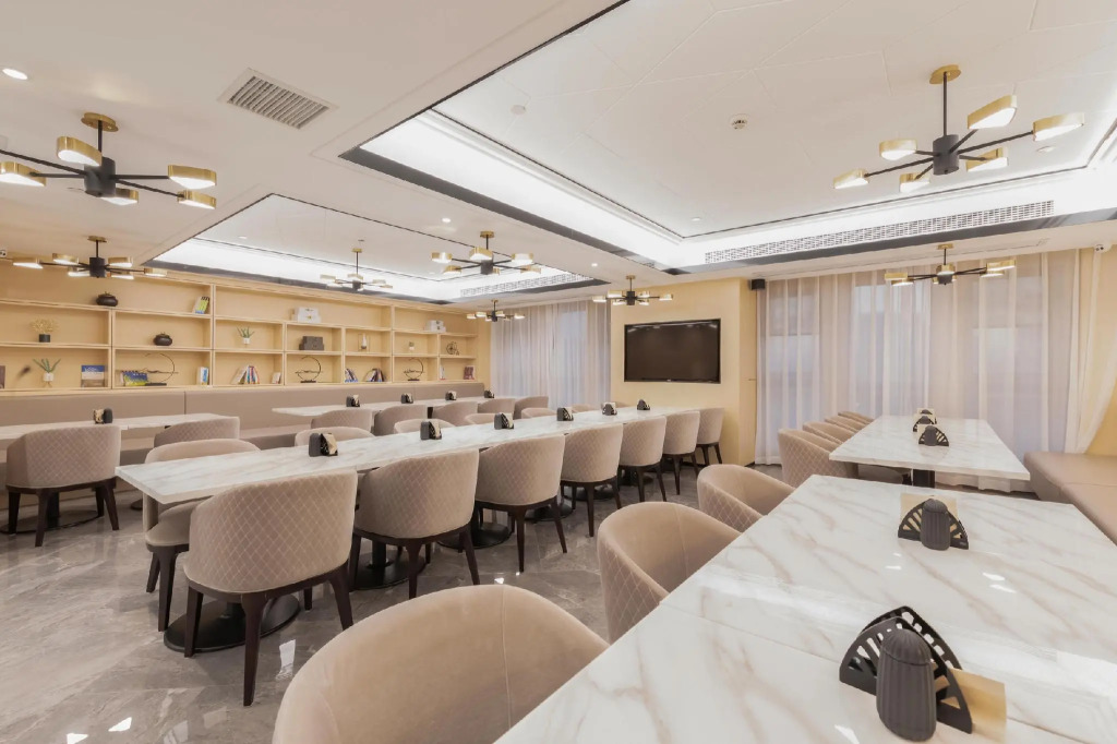 Atour Hotel Suzhou Wujiang Wuyue Plaza