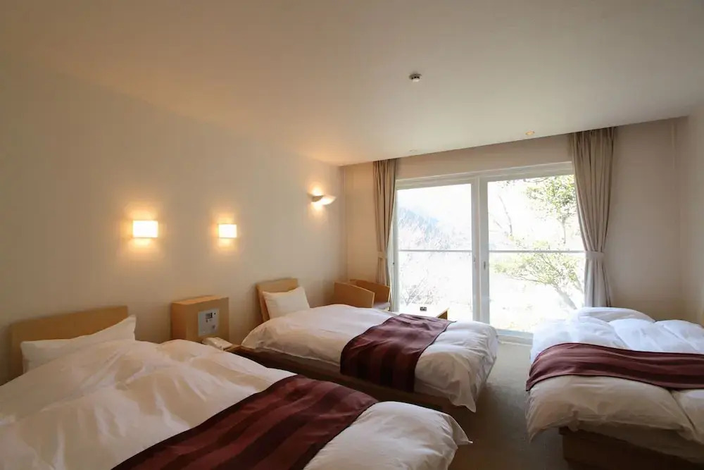 Kumo-no Ue-no Hotel