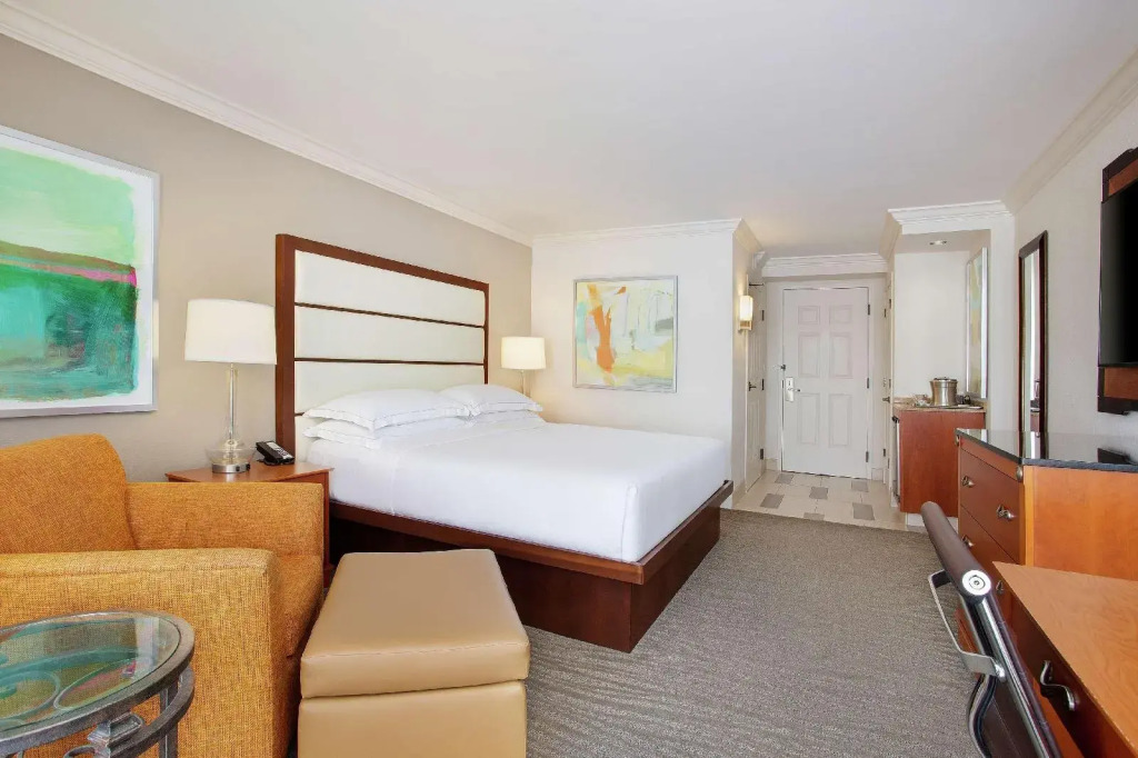 Hilton Naples