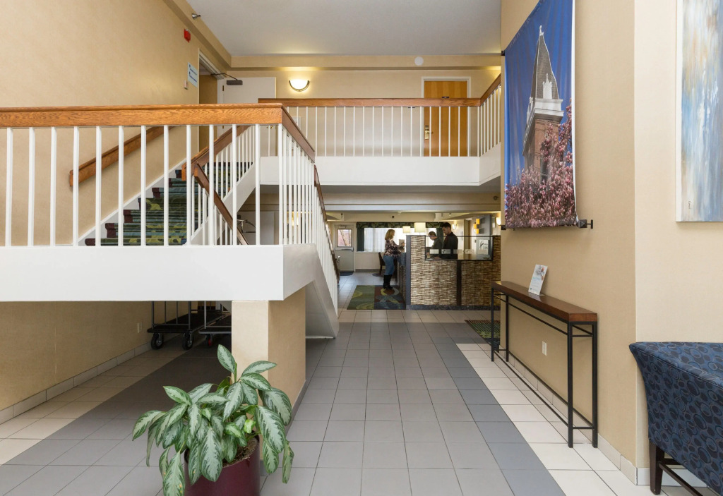 Holiday Inn Express Des Moines-At Drake University