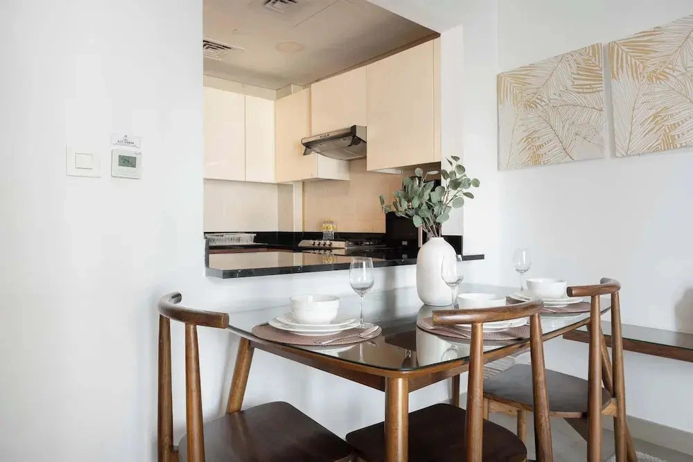 Dubai Marina Sleeps 3 Very Close to the Beach