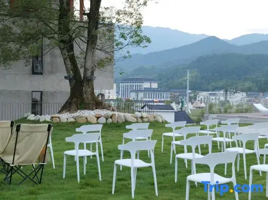Leisure In The Mountains
