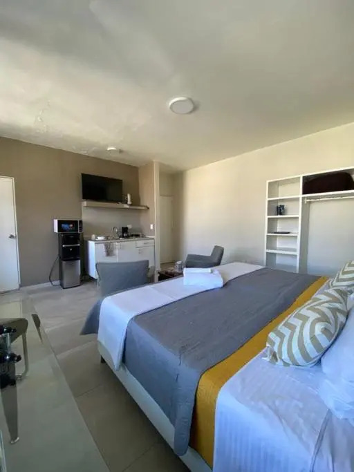 Minerva Lofts- Lovely Loft with 1 double size bed and 1 single