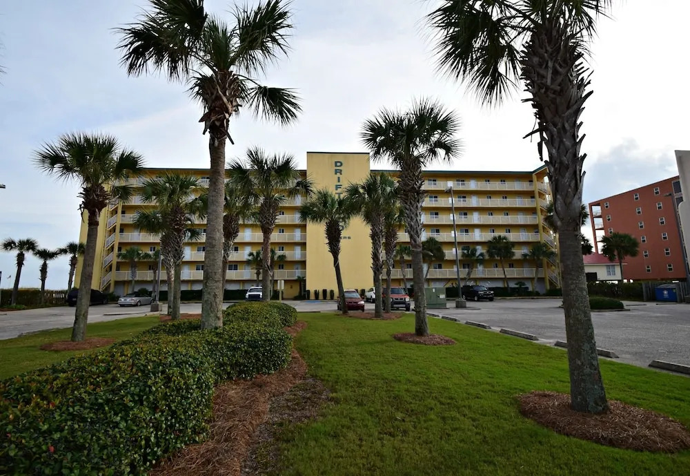 Driftwood Towers 4G 2 Bedrooms 2 Bathrooms Condo