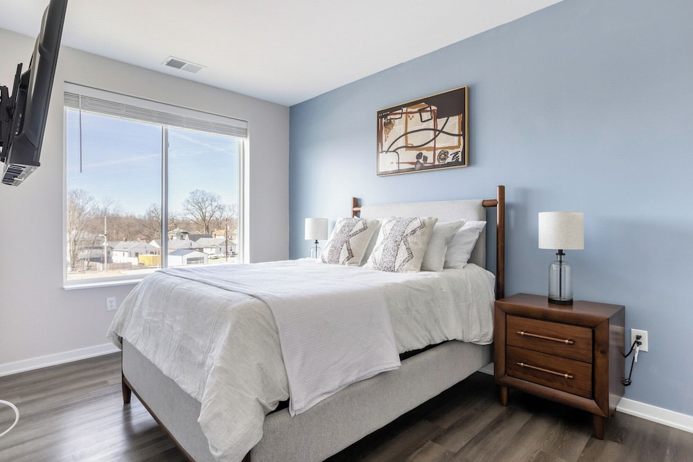 Landing Furnished Apartments Near Northside