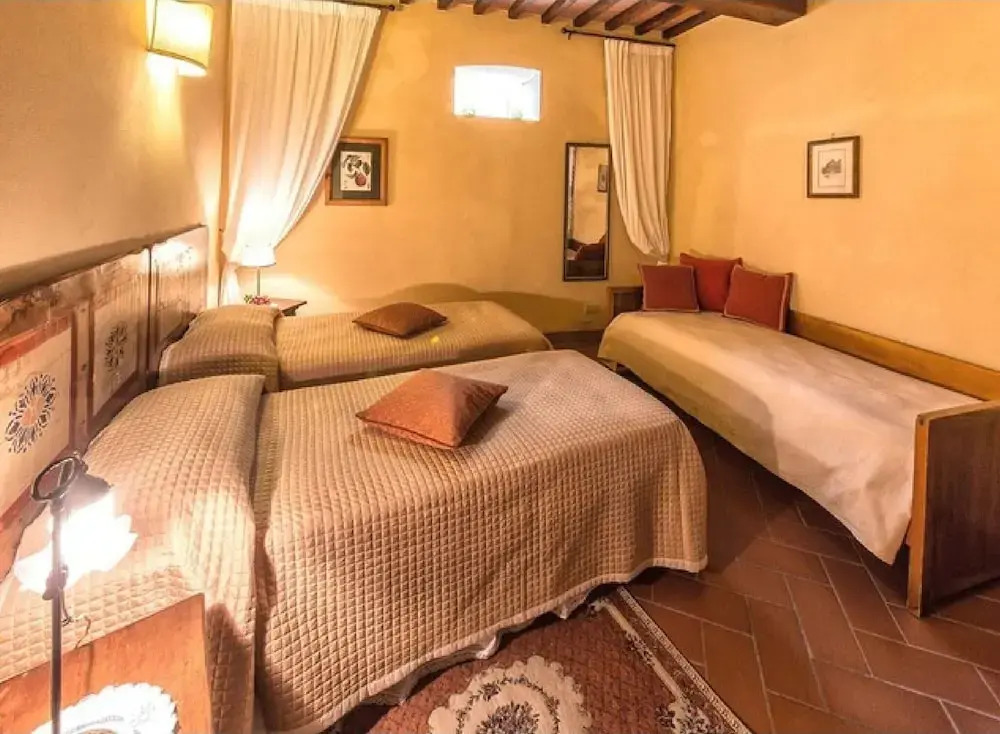 Attractive apartment in typical Tuscan style