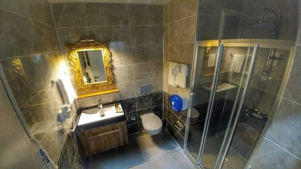 Crystall Hotel