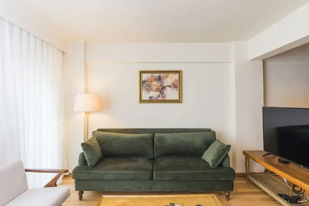 Spotless Flat in Central