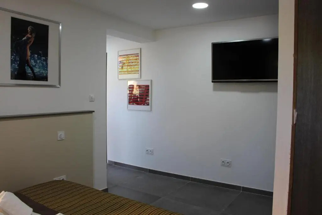 RESIDENCE INAYA