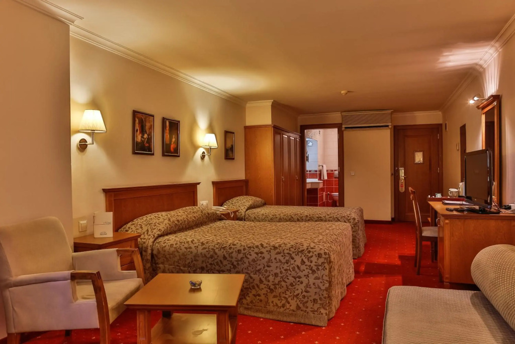 Central Hotel