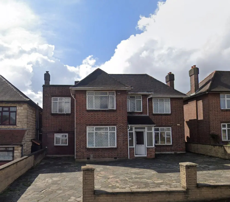 Luxury Suites near Wembley Stadium, Wembley Arena, London Designer Outlet