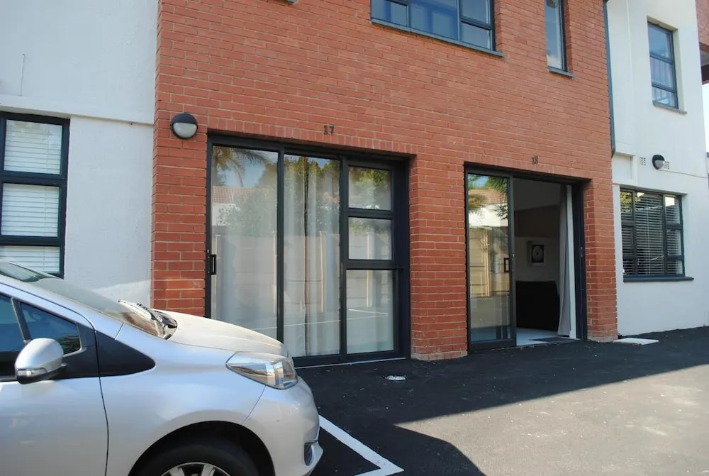 86 Edison Self Catering