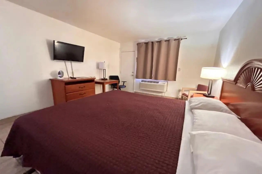 Kings Suites & Mini Storage