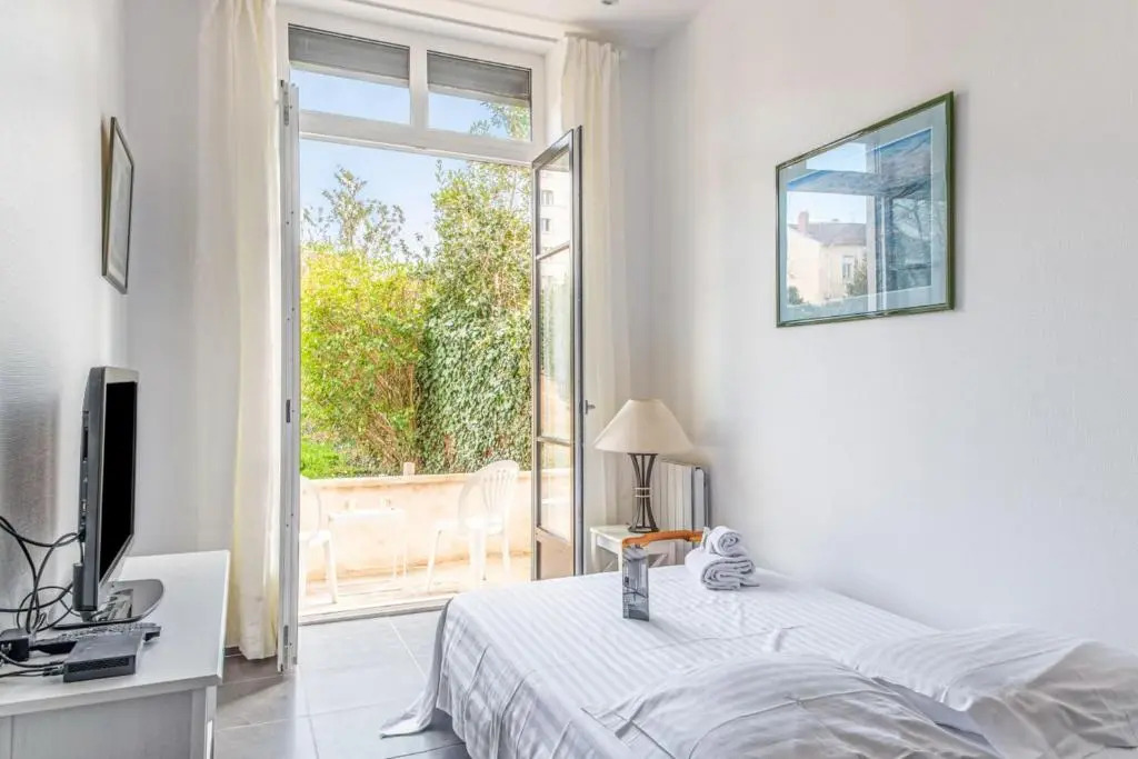 Charming and calm flat with terrace in Grange Blanche in Lyon- Welkeys