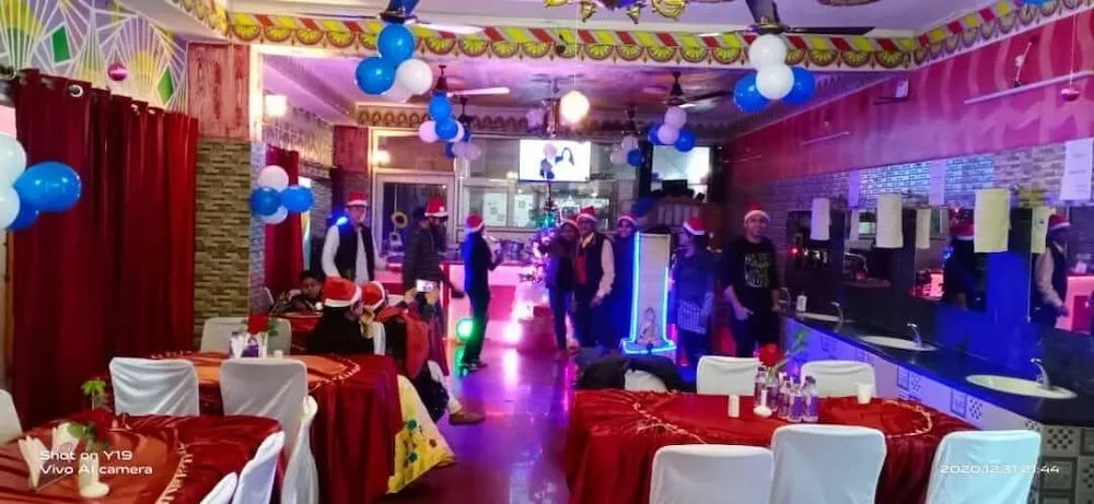 Hotel Anand LOK