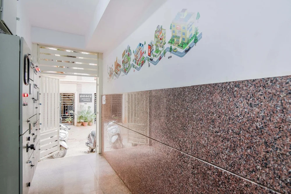 Super Hotel O Varcity Comforts Near St. John Medical College